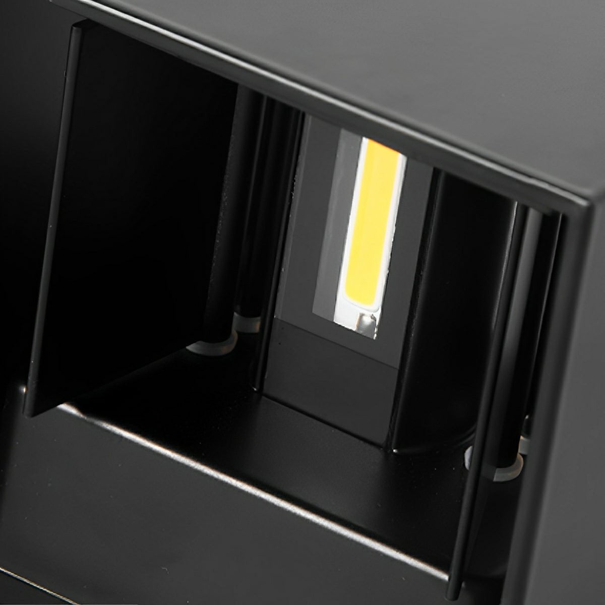 Außen LED Wandleuchte Kubus Aluminium Schwarz 12W IP65 Auf- und Abwärtsbeleuchtung Fassade Aufbau Gartenbeleuchtung Außenwandleuchte Modern Minimalistisch | Restfield