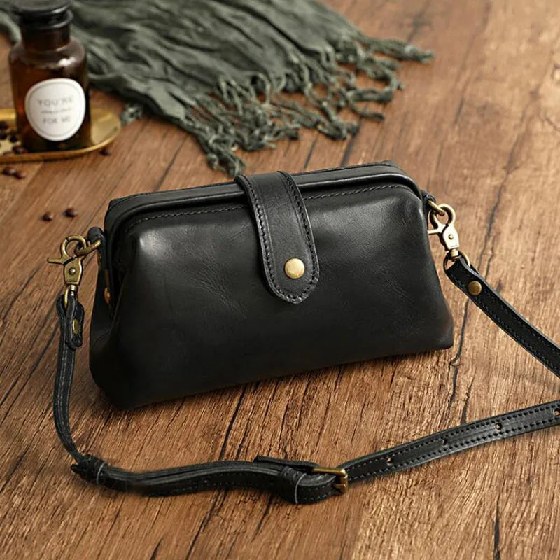 Crossbody Schoudertas Leer 22x12x6 cm Handgemaakt Damestas voor Dagelijks Gebruik Elegante Compacte Tas | Sansoti